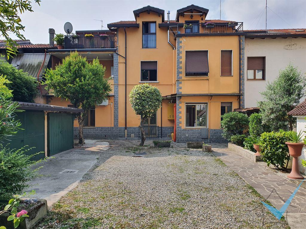 Tre Locali con Doppi Servizi, Box e Cantina – Zero Spese Condominiali