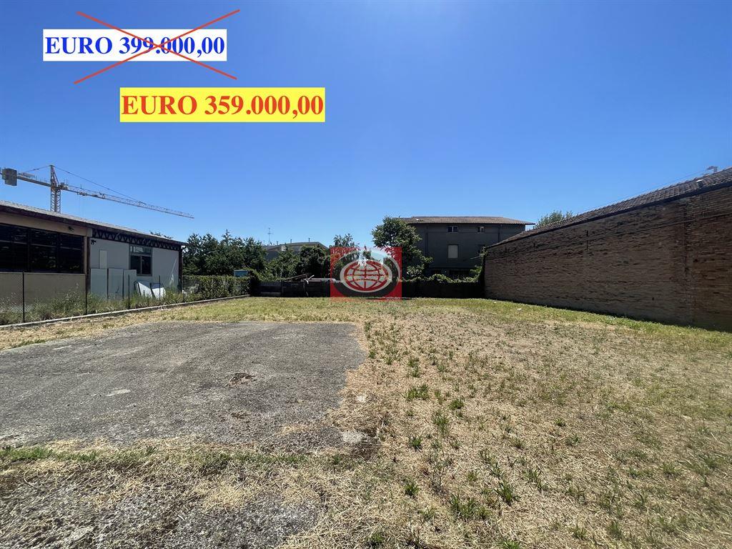 FORLI' ( zona stazione ): su LOTTO di 1.415 mq. CASA SINGOLA con LABORATORIO e TERRENO EDIFICABILE