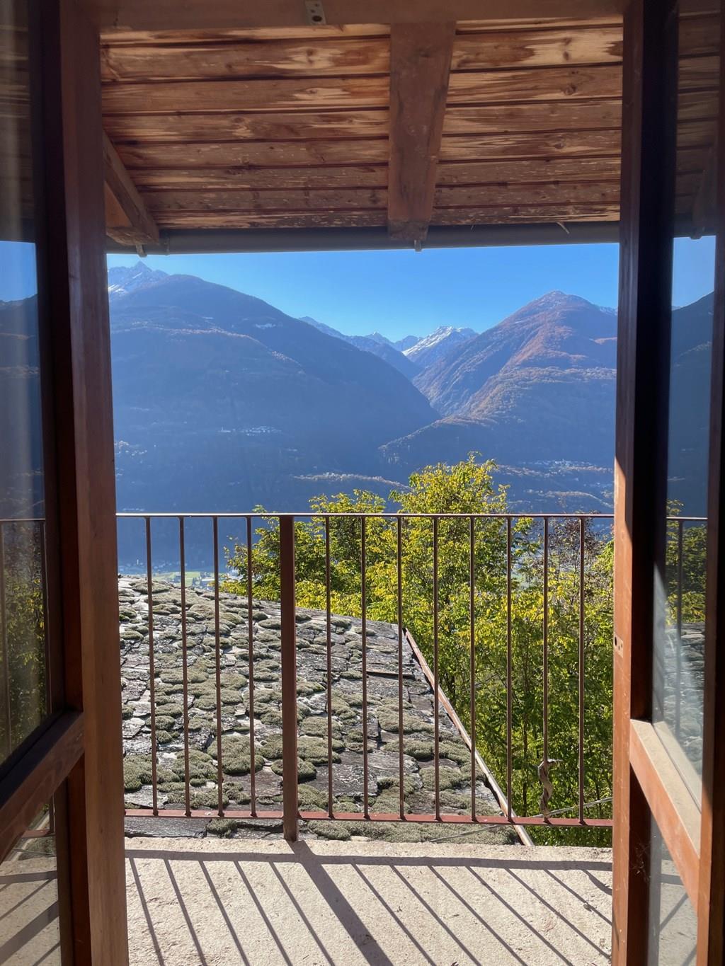 INTERA PROPRIETA' IN CASA STORICA con CANTINE  - POGGIRIDENTI - SONDRIO