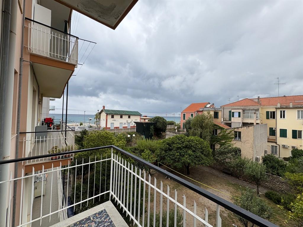 Tilocale con vista Mare Borghetto 100 MT dal Mare
