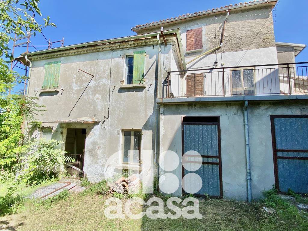 RUSTICO SEMINDIPENDENTE DA RISTRUTTURARE