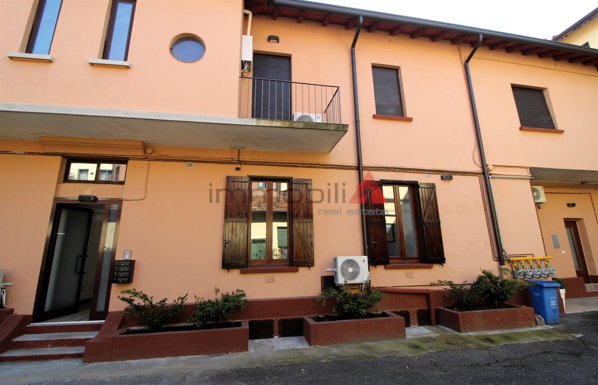 Monza ad.ze Policlinico - 2 locali arredato € 810,00