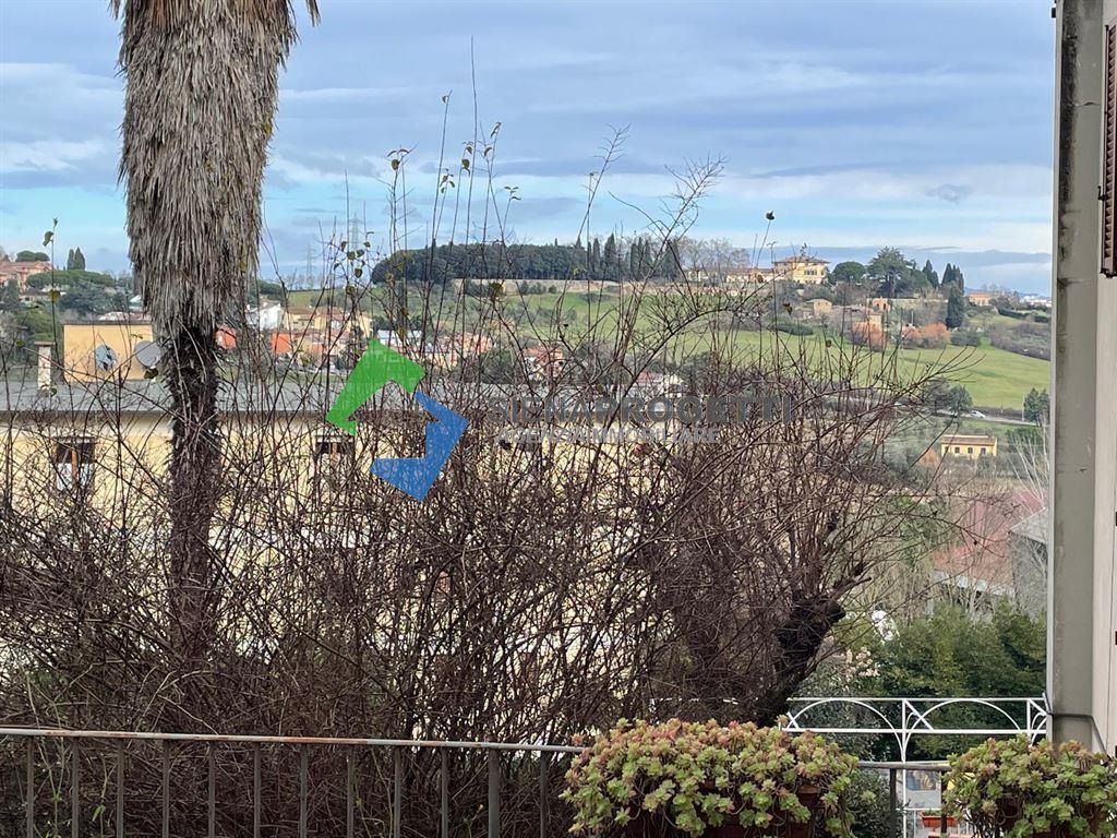 Appartamento al Piano terra con terrazzo in Via Fiorentina, Siena.