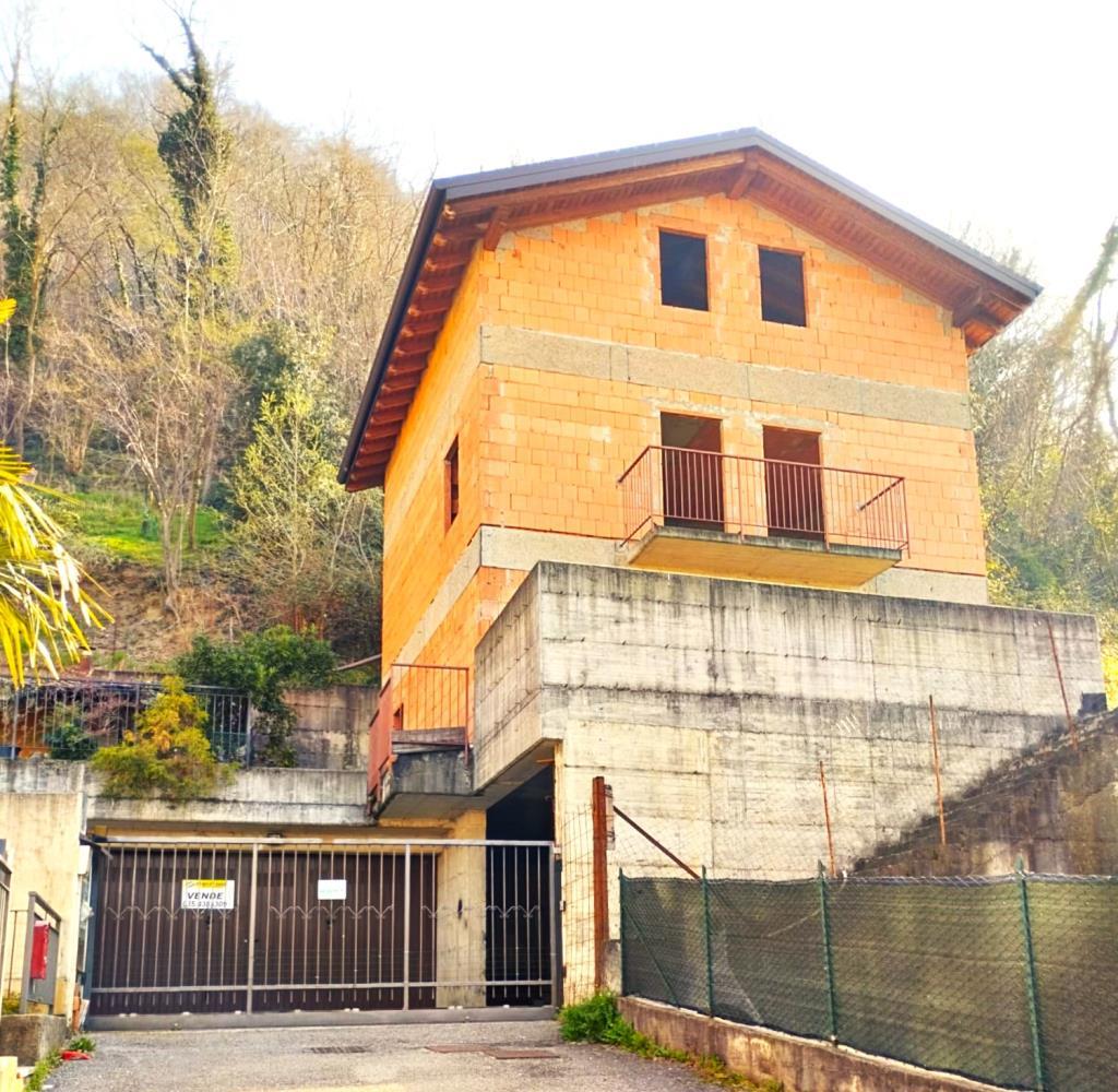 CASA SINGOLA AL RUSTICO A TORRE DE' BUSI Favirano