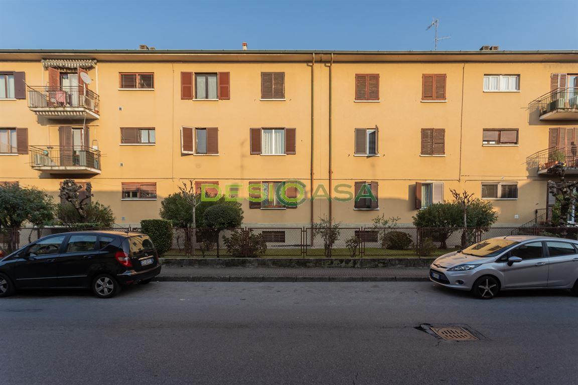 Bilocale con cantina in vendita a Desio