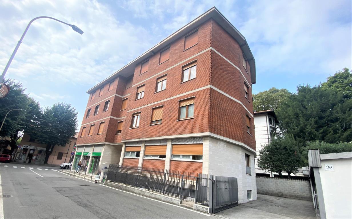 Concorezzo - AFFITASI appartamento 4 locali cucina arredata  doppi servizi e box