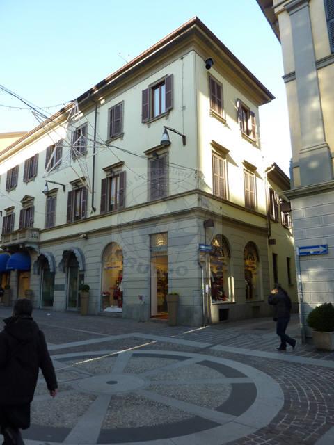 Quadrilocale in casa d'epoca Monza centro storico