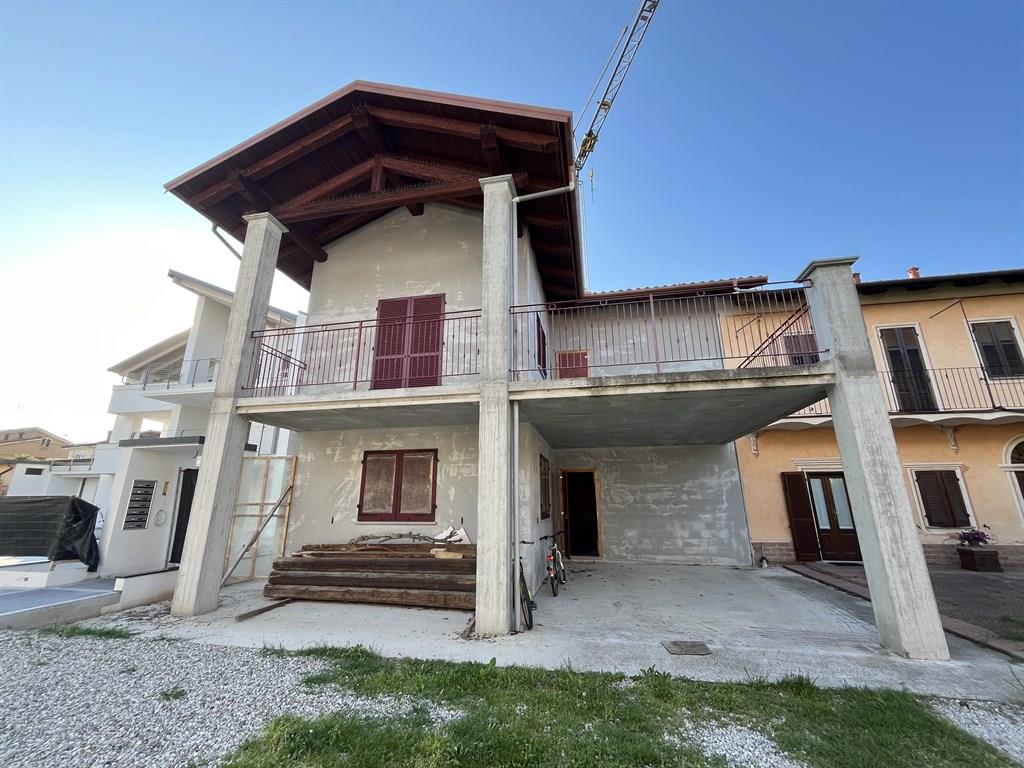 Bene Vagienna (CN) villa libera a tre lati