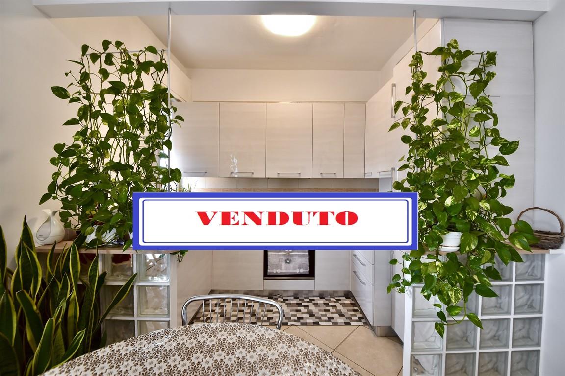 SPLENDIDO TRILOCALE A SOLARO CON BOX