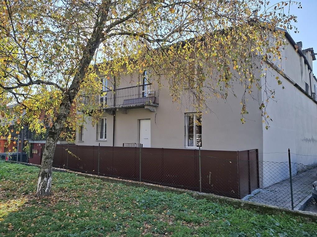 PIAZZA SAN ROCCO FRONTE TRIBUNALE DI ASTI