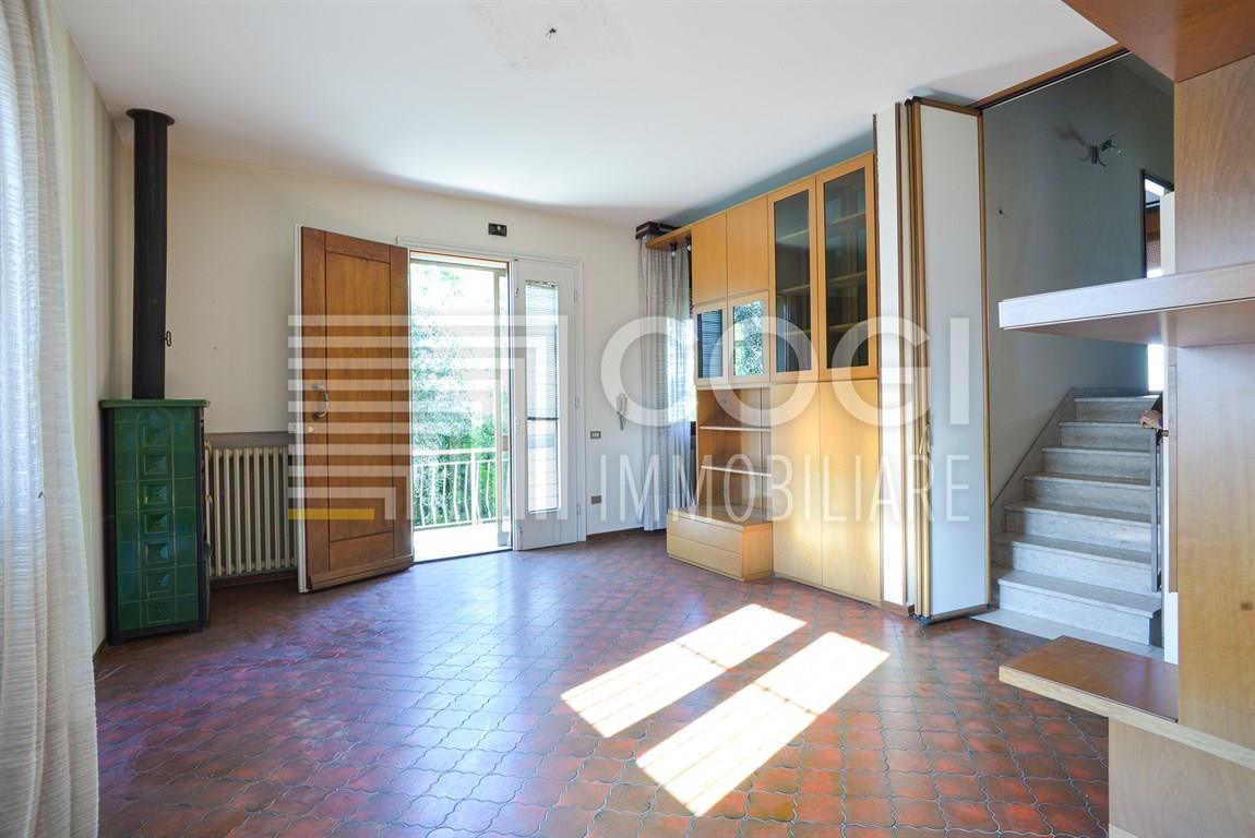 Villa bifamiliare con giardino ed ampi spazi a Fusignano