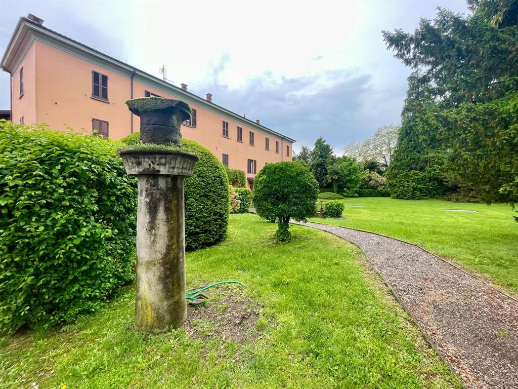 TRILOCALE CON GIARDINO, TERRAZZO E BOX, LIBERO SUBITO