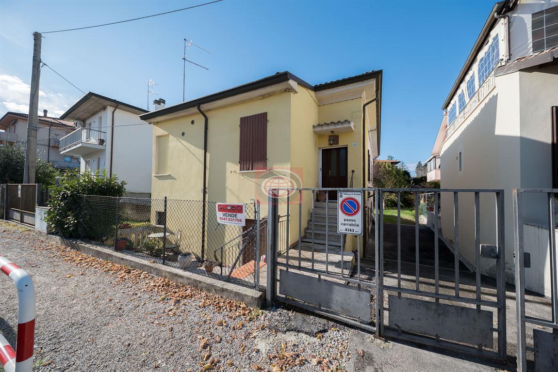 CESENA - OLTRESAVIO (BC452): bilocale  in discreto stato con INGRESSO INDIPENDENTE, corte privata e giardino/orto(130mq)