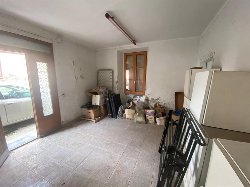 CASA DELLA NONNA DI 4 LOCALI + BOX E MAGAZZINO