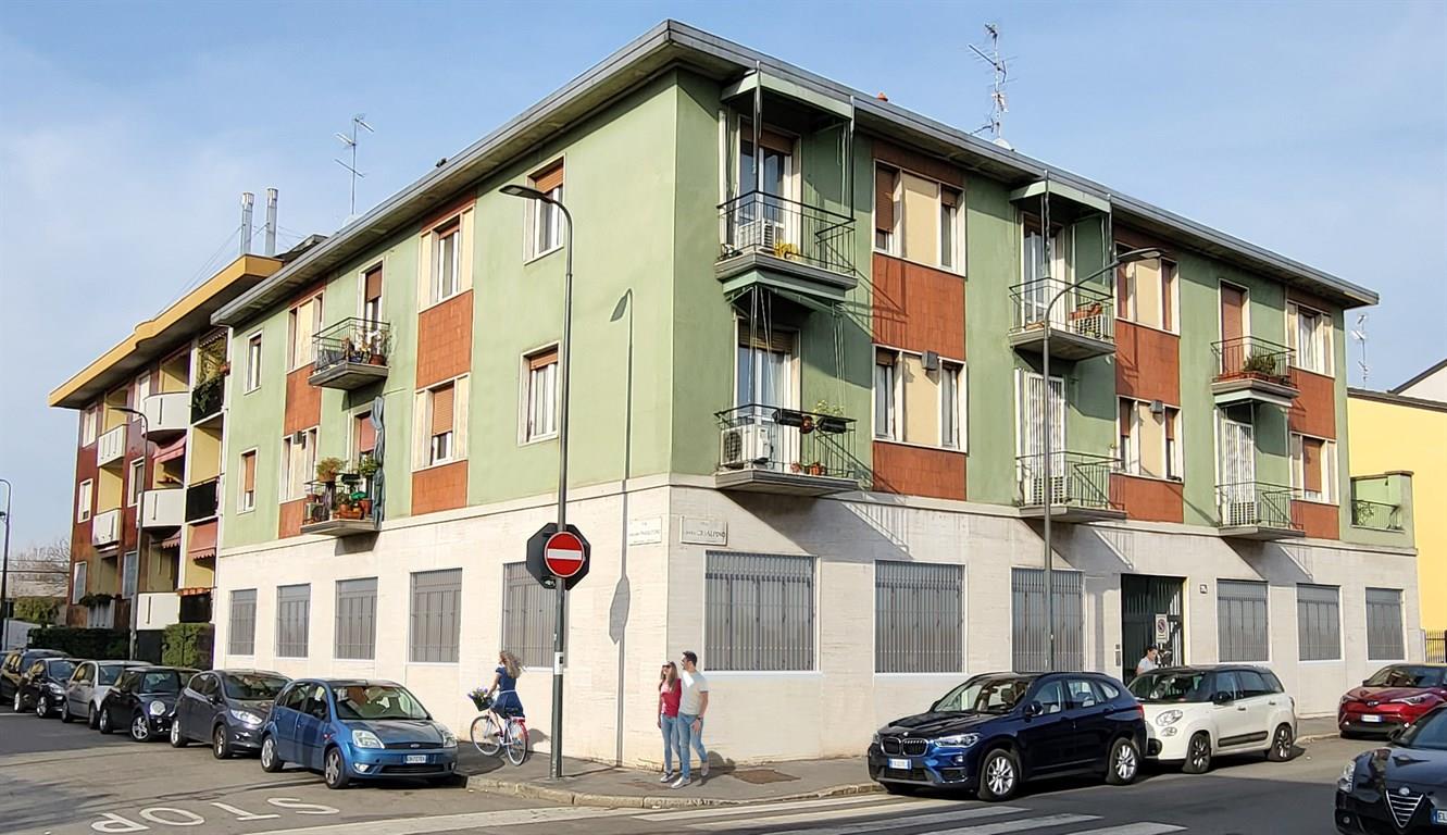 AFFITASI 2LOCALI NUOVO e ARREDATO GORLA/PRECOTTO
