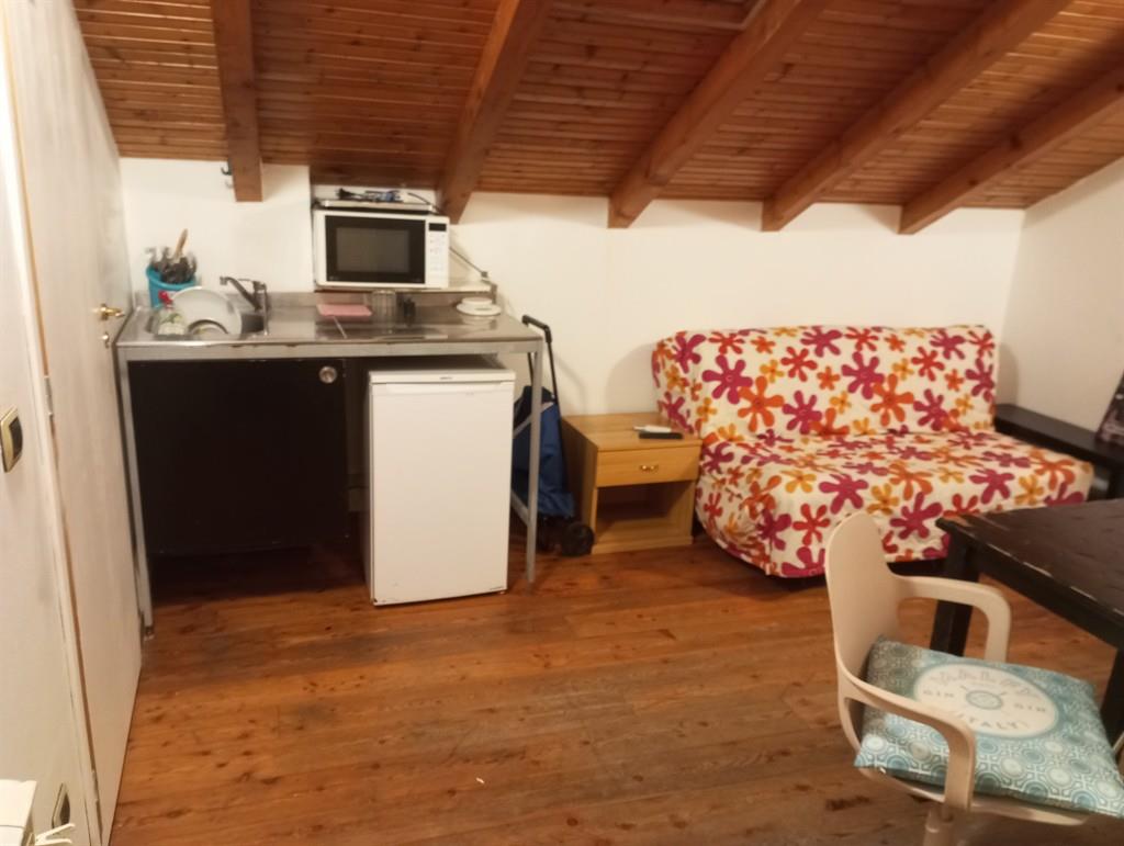 Lancetti, Via Maloia:  monolocale mansardato al piano primo. ristrutturato ed arredato, locabile da 6 a 18 mesi. € 600 mensili spese incluse, comprese utenze - Per informazioni e/ appuntamenti: Milano Servizi Immobiliari srl - Tel. 02.688.08.11 r.a.