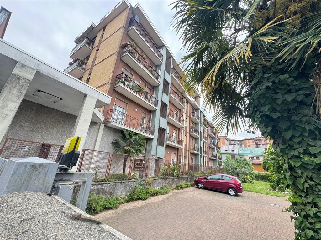 Monza - VENDESI appartamento 2 locali con box