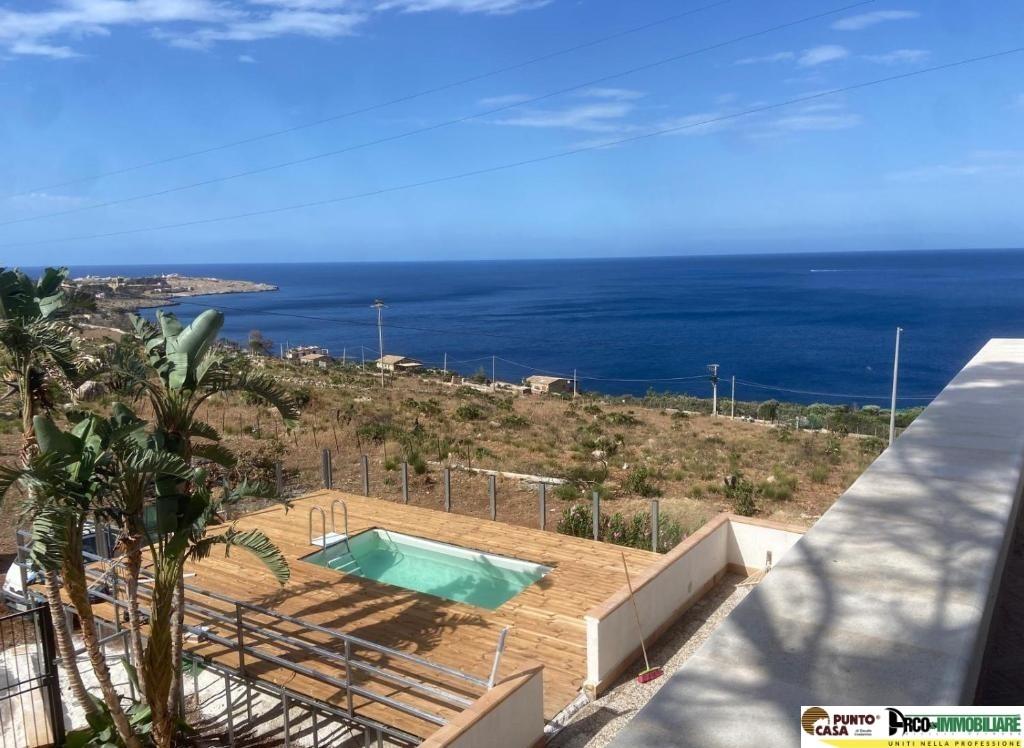 San Vito Lo Capo ,Villa esclusiva, fronte mare con piscina e 3 ettari di terreno