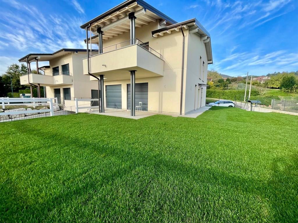 VILLA CON IMPAGABILE VISTA SUL LAGO - NUOVA E MAI ABITATA