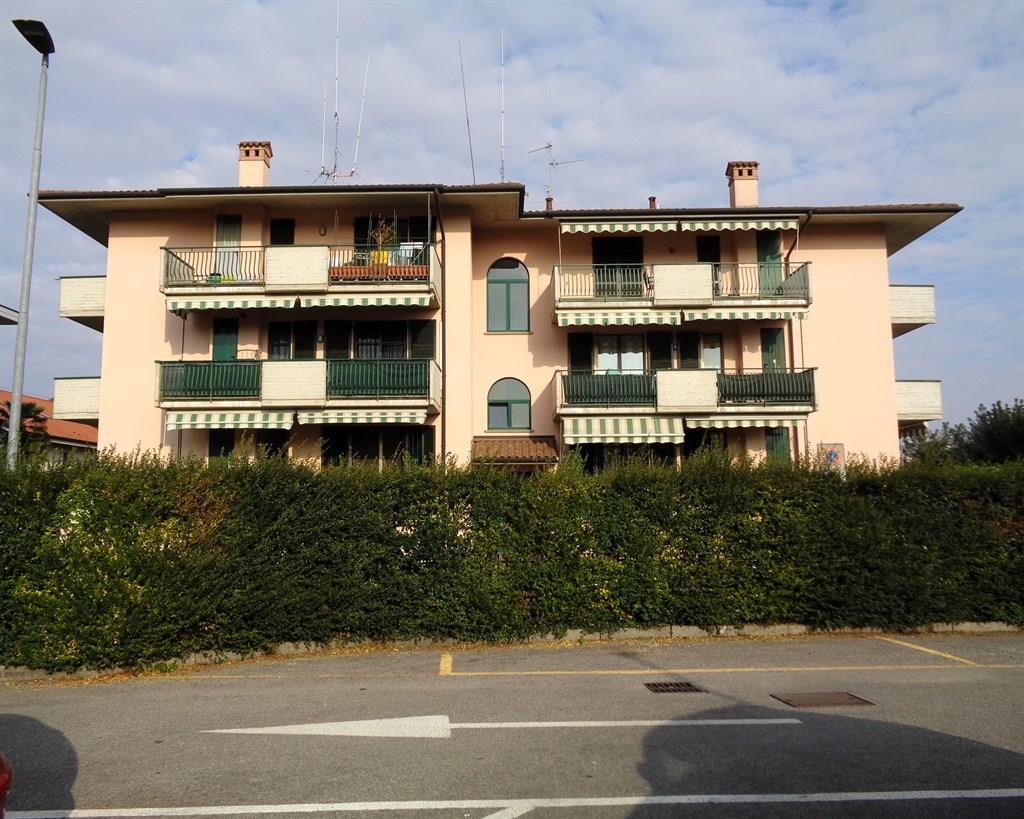APPARTAMENTO DI 3 LOCALI CON AMPIO BOX IN VIA DELLA STANGA, 13