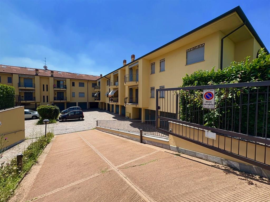 Spazi, verde e comfort: 4 locali con giardino privato a Carnate