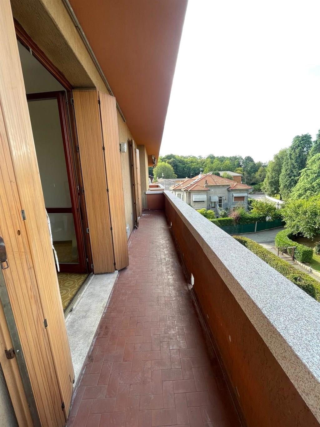 panoramico trilocale balconato + box e cantina.. ibero subito