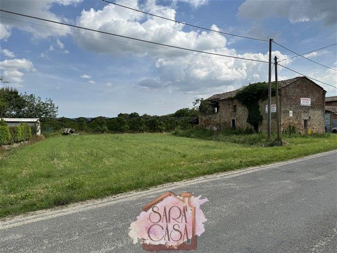 FABBRICATO DA RISTRUTTURARE CON AMPIO GIARDINO DI OLTRE 1100 mq