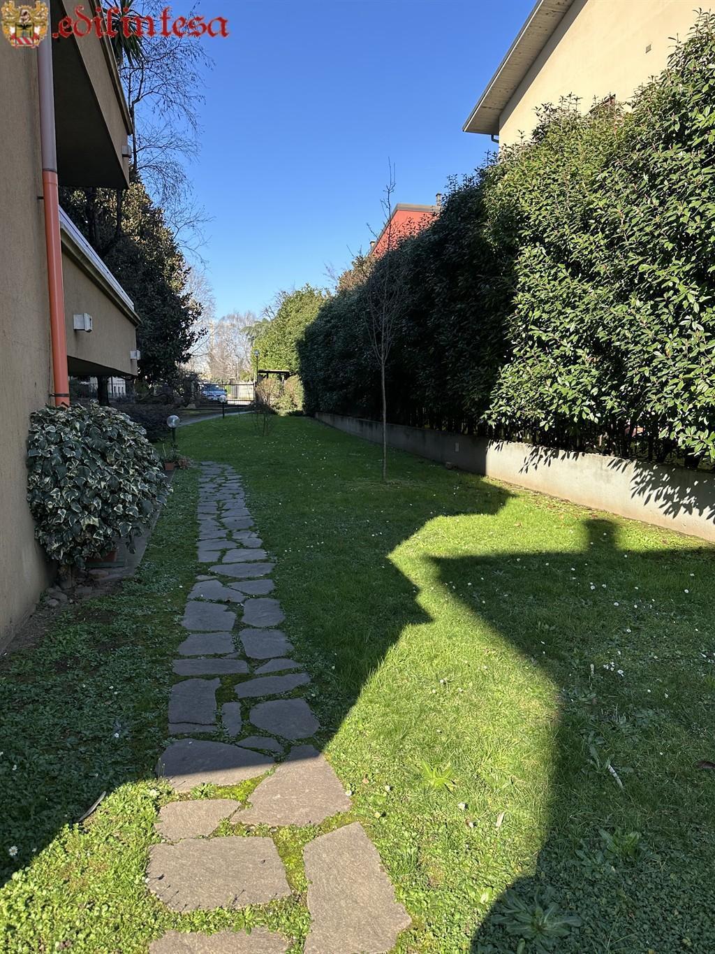 Bilocale piano terra libero subito