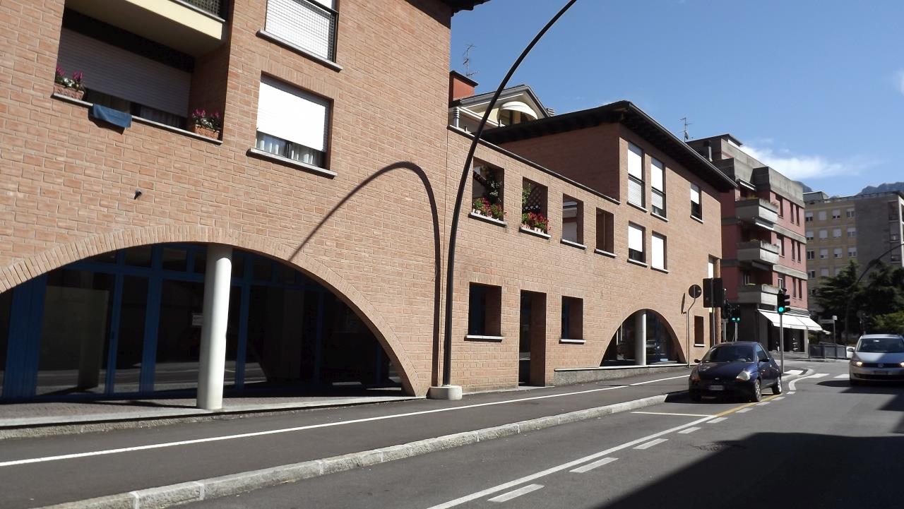 NEGOZIO VIA OSLAVIA 4
