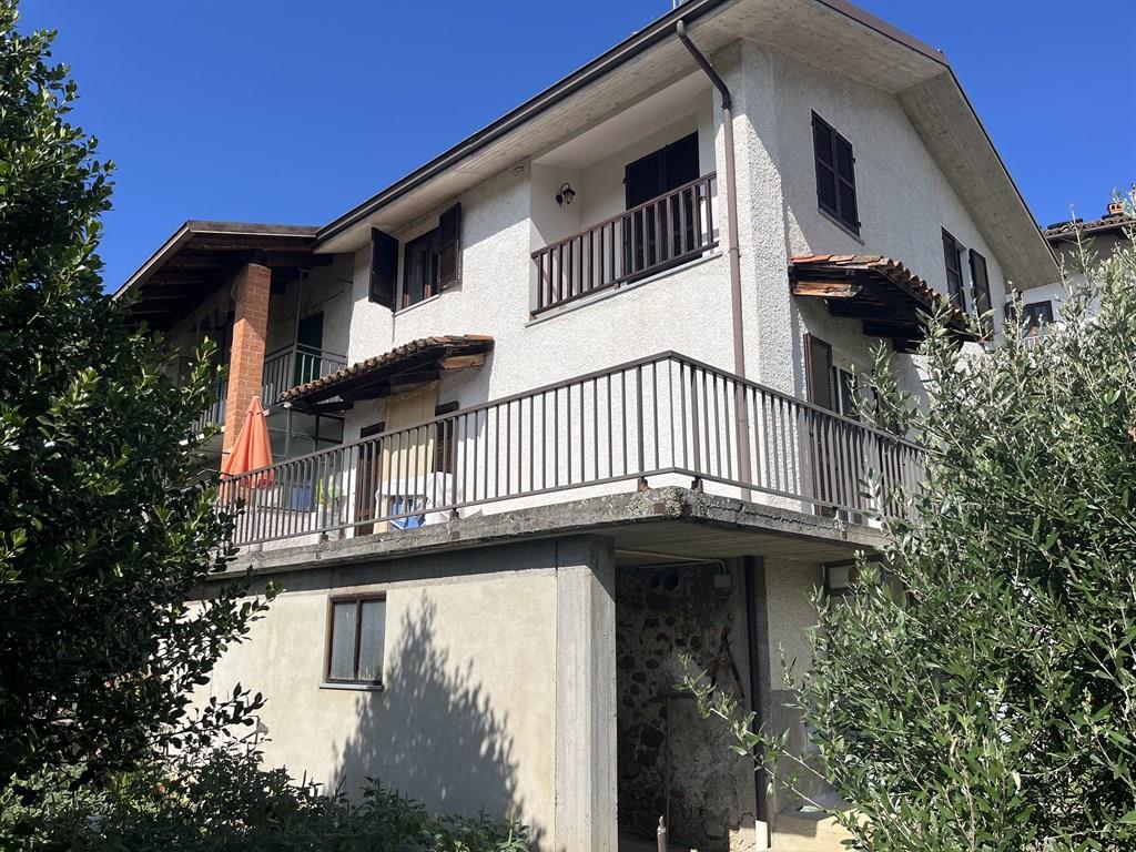 Lesegno (CN), casa semindipendente con terreno