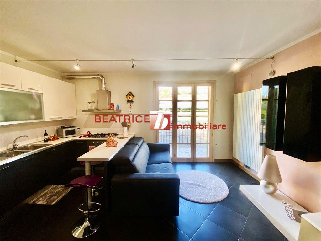 OTTIMO STATO, SUBITO DISPONIBILE, CANTINA E P. AUTO