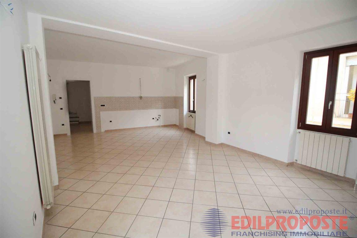 4 LOCALI CON BOX NESSUNA SPESA COMUNE