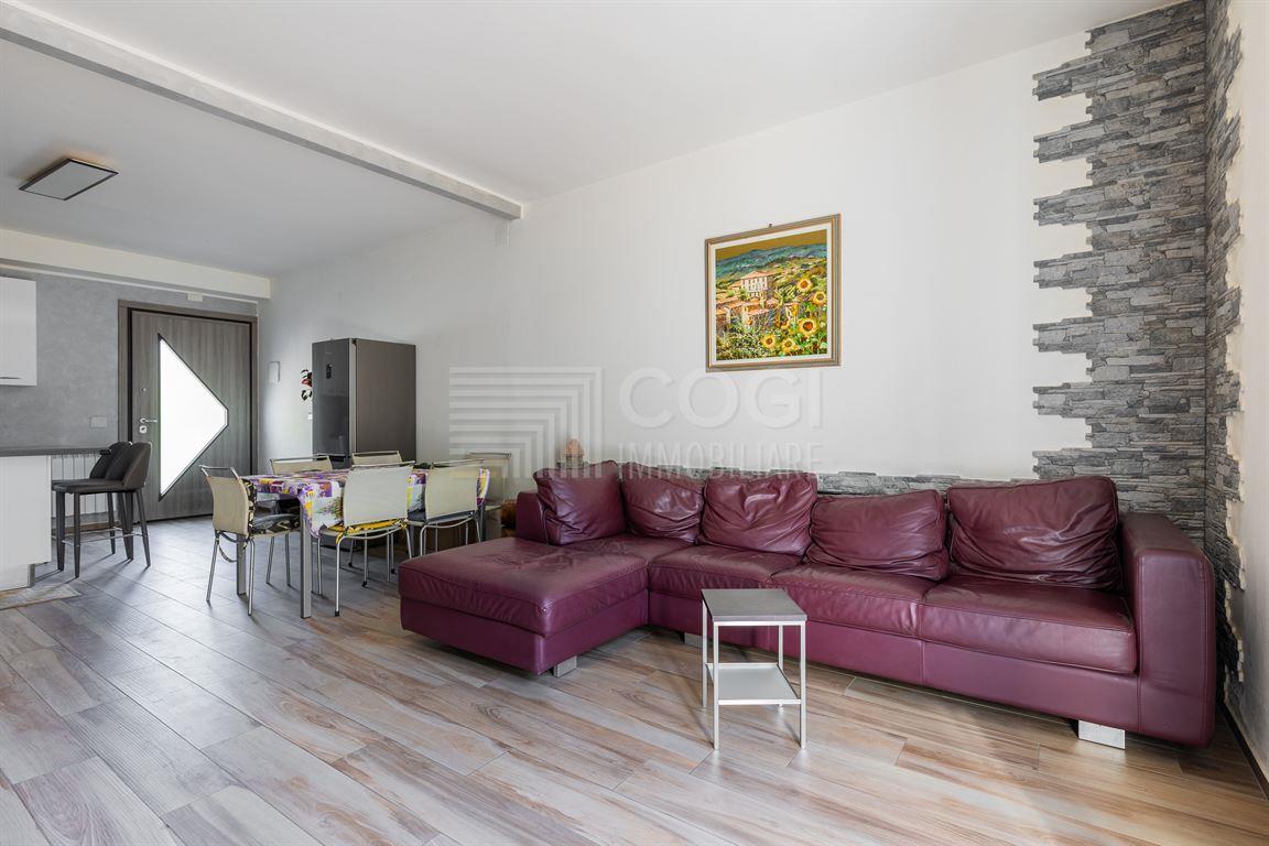 APPARTAMENTO CON INGRESSO INDIPENDENTE E GIARDINO