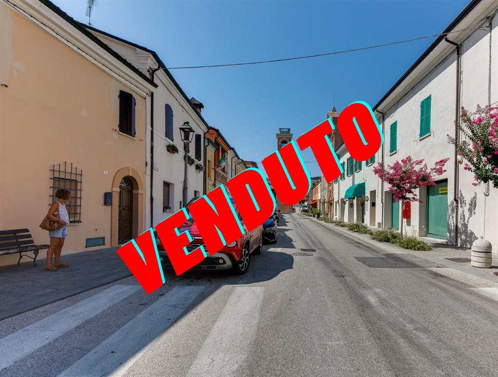 NEGOZIO LABORATORIO  TRASFORMABILE IN APPARTAMENTO