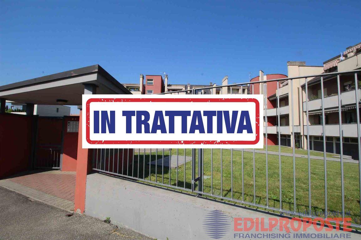 Bilocale con doppi terrazzini, box e cantina, arredato e pronto da vivere