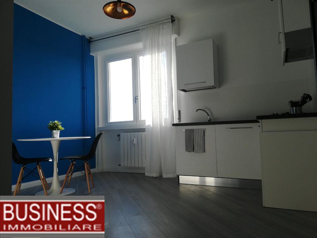 MILANO, NIGUARDA - BILOCALE RISTRUTTURATO