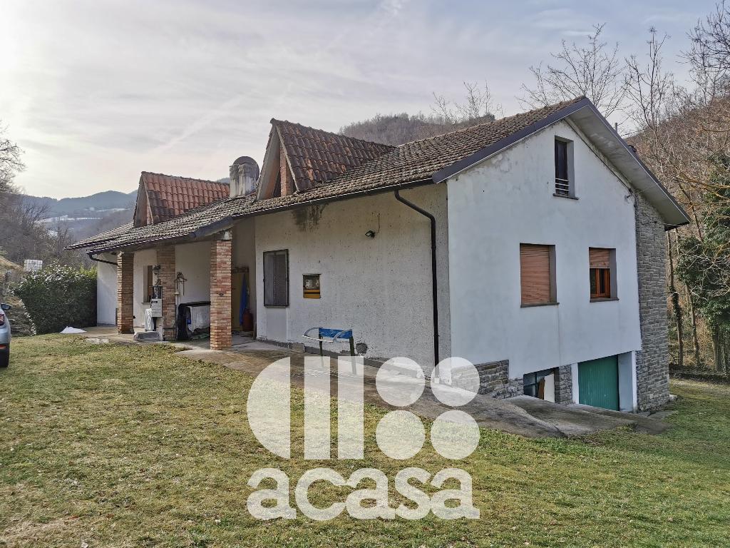 ABITAZIONE BIFAMILIARE IN COLLINA