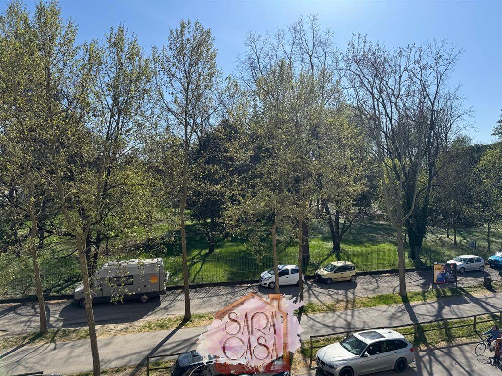 Appartamento ristrutturato con 2 camere da letto e affaccio sul parco