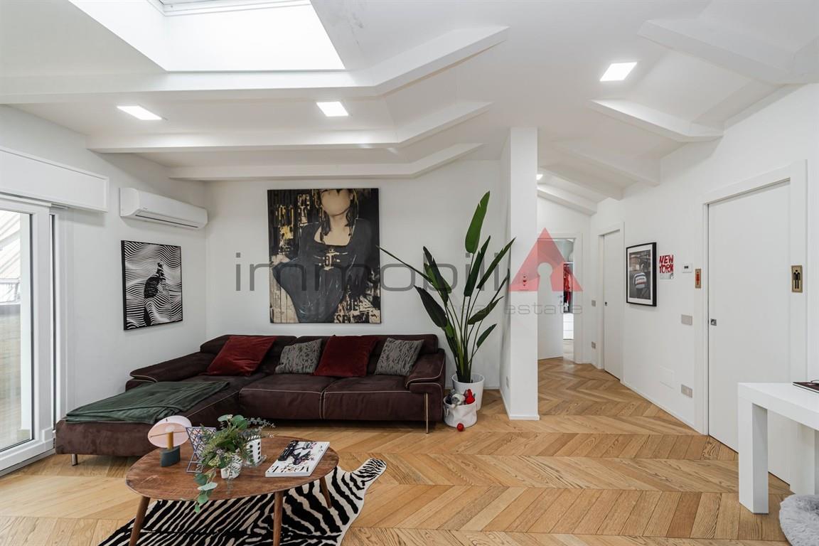 Brugherio - Stupenda mansarda Euro 225.000,00