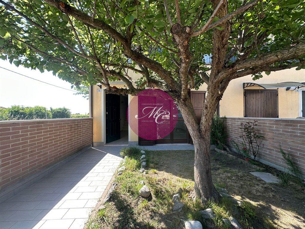 SAVARNA (RA) - VILLETTA A SCHIERA SU 2 LIVELLI CON GIARDINO