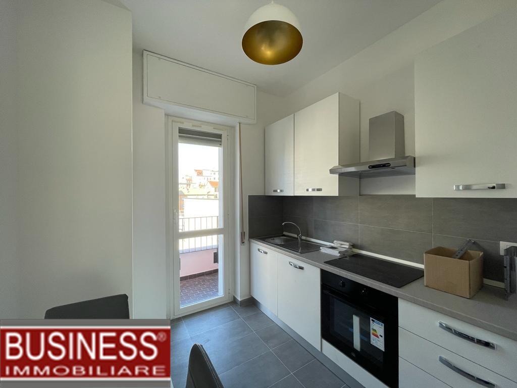 MILANO, PORTA ROMANA - APPARTAMENTO CON 3 CAMERE DA LETTO E TERRAZZO