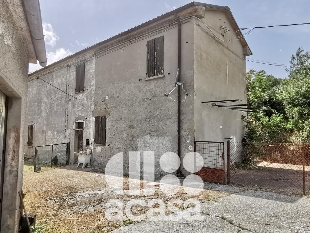 CASA SEMI INDIPENDENTE PARZAILMENTE RISTRUTTURATA