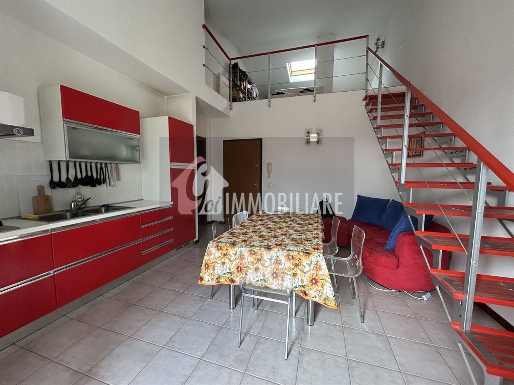 Ampio Bilocale con Spazi Extra e Terrazzo Privato
