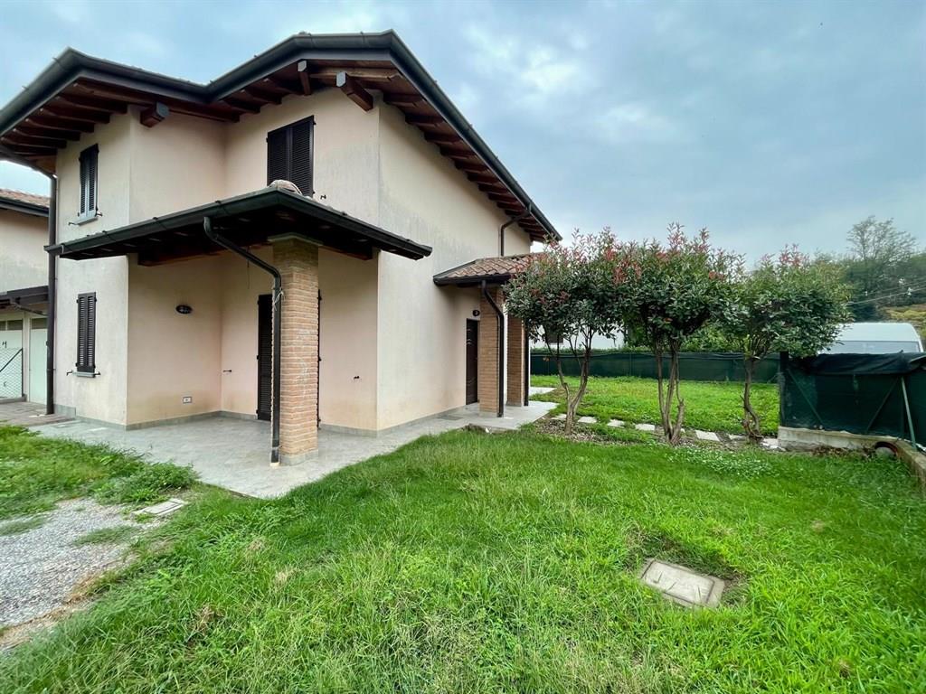 Villetta indipendente con ampio giardino – € 1.350/mese