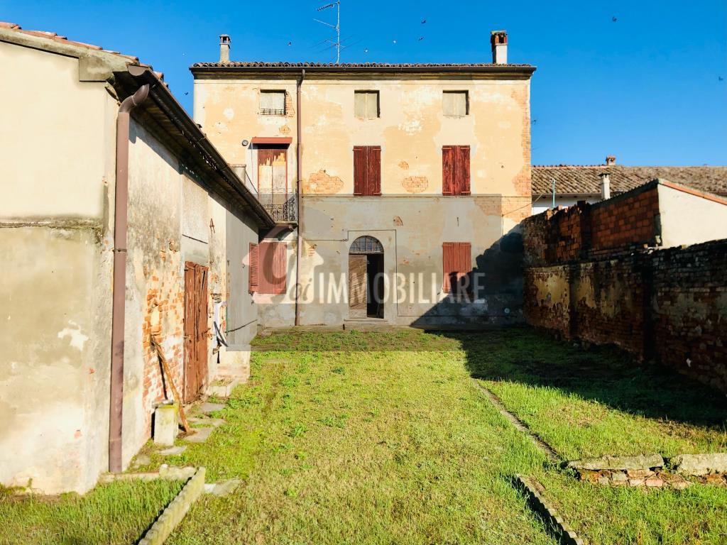 Casa indipendente con Giardino