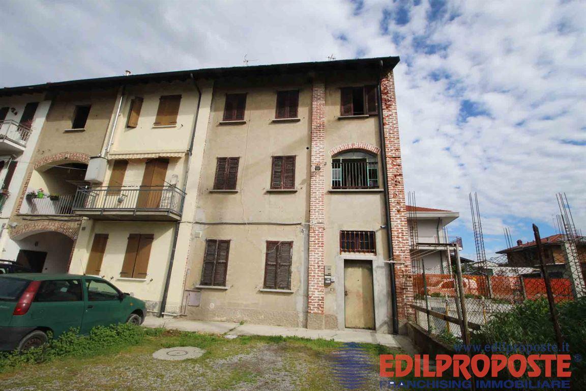 INTERA PROPRIETÀ CON DUE UNITÀ ABITATIVE INDIPENDENTI  OTTIMA OCCASIONE INVESTIMENTO