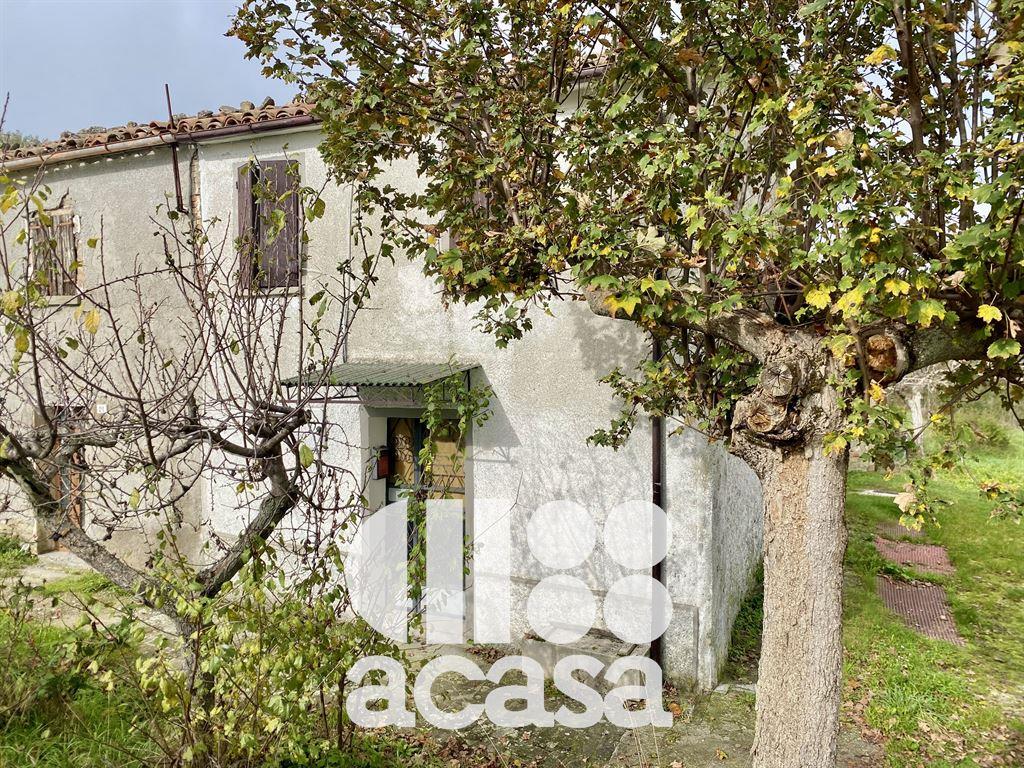 ABITAZIONE IN PIETRA con TERRENO
