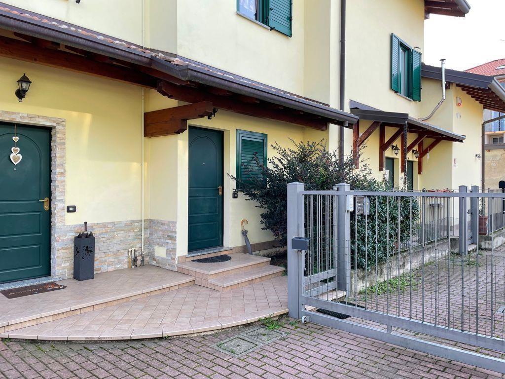mrz630 - mansarda bilocale arredata con posto auto, solo 630 € bolletta incluse