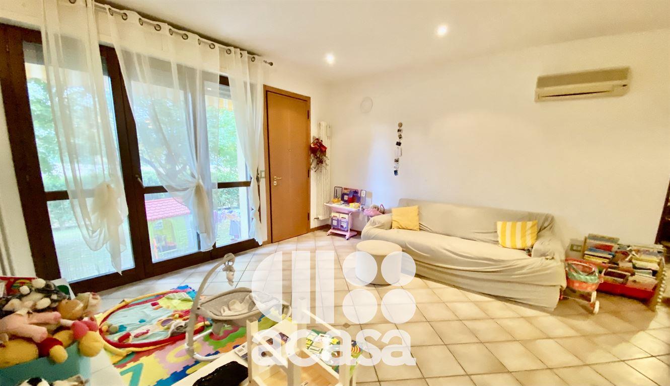 APPARTAMENTO AL PIANO TERRA CON GIARDINO