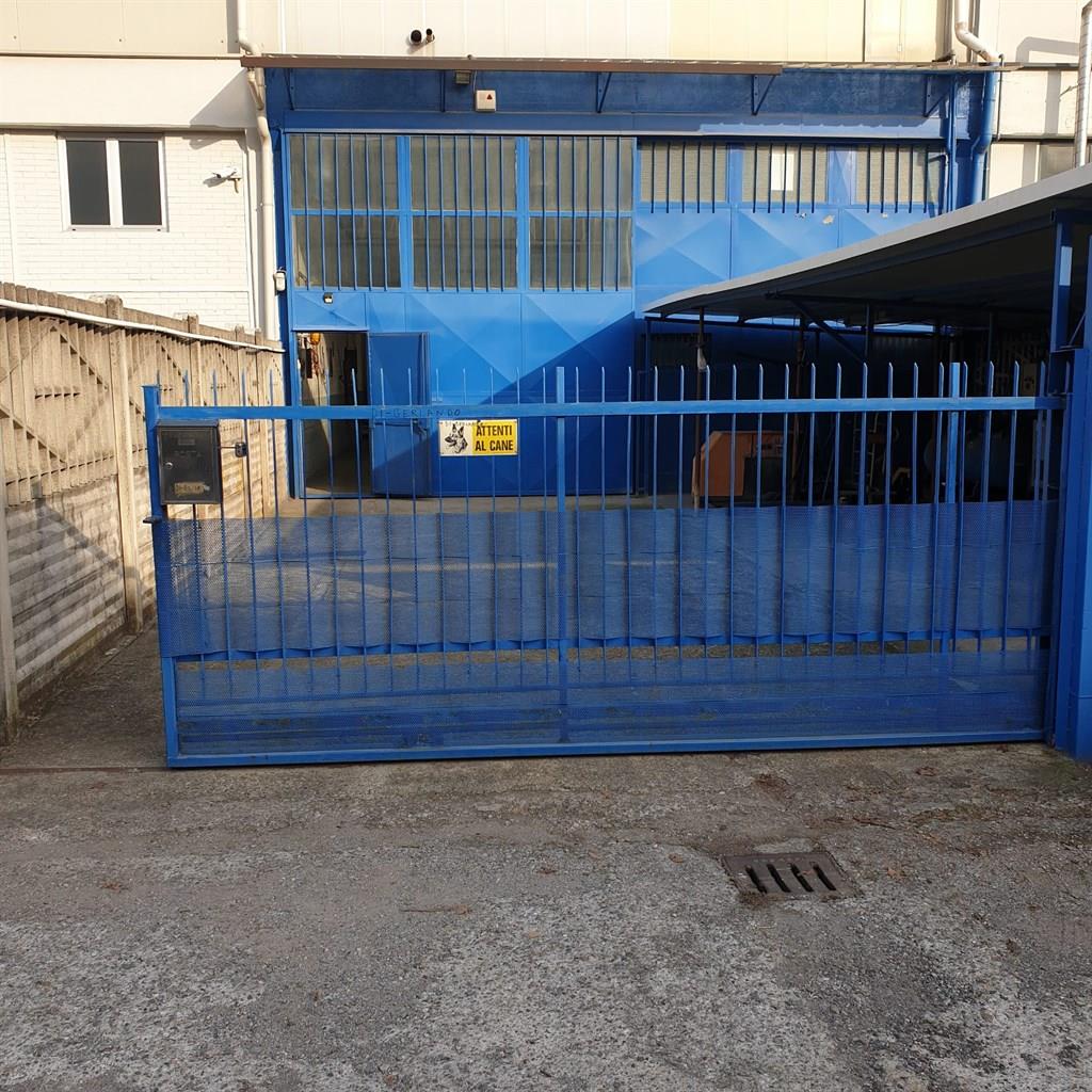 CAPANNONE DESIO ZONA INDUSTRIALE EX CARROZZERIA OFFICINA MECCANICA